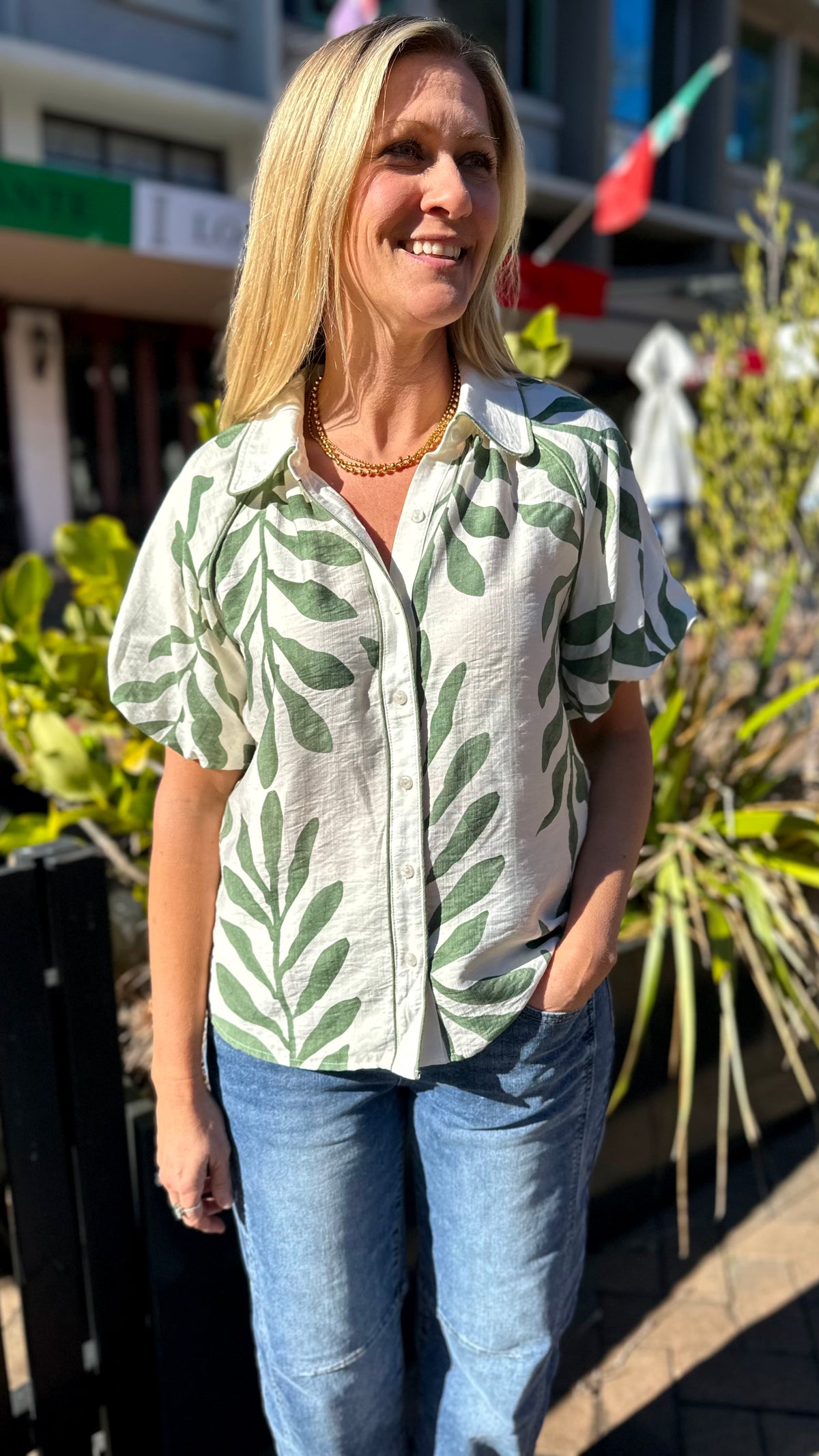 Suki Button Down Collar Shirt Leaf Print Green
