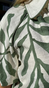 Suki Button Down Collar Shirt Leaf Print Green