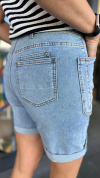 Bella Short