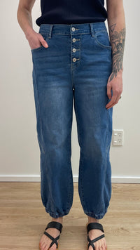 Benson Button Barrel Jeans Lt Denim
