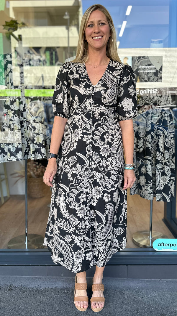 Cheerful Dress Sand Flower