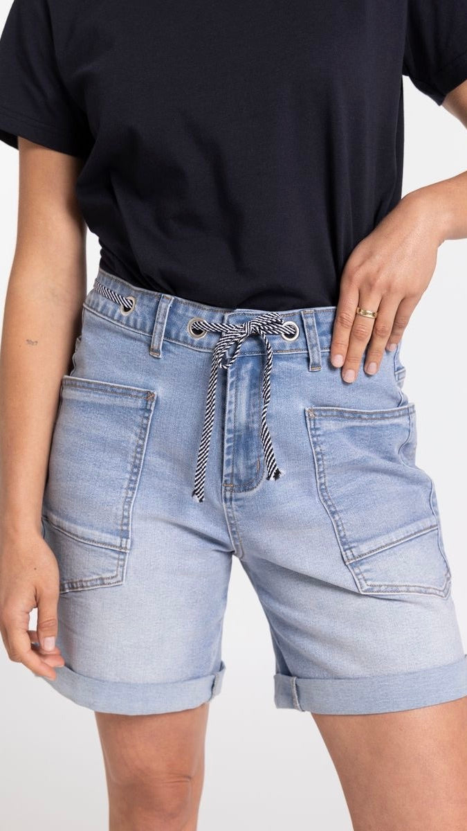 Bella Short