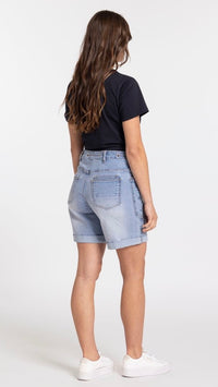 Bella Short