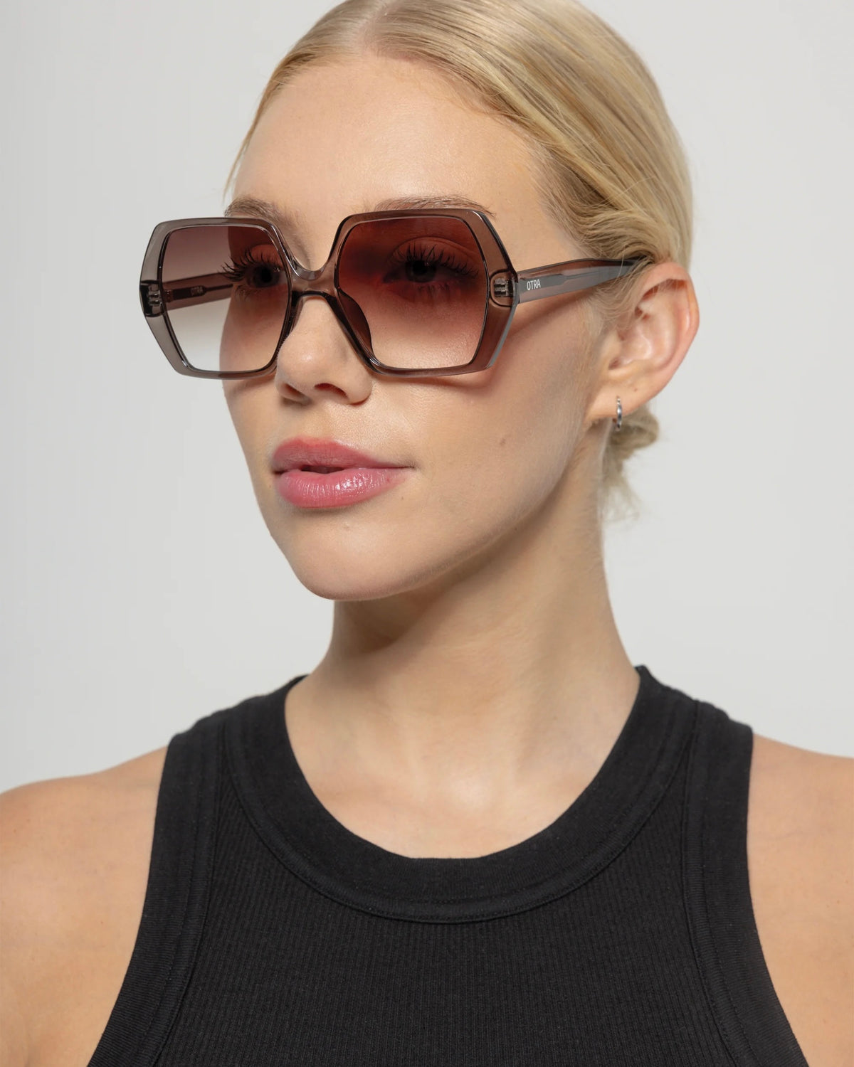 Otra Fleur Transparent Olive