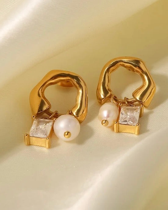 Charmed Studs Crystal Pearl