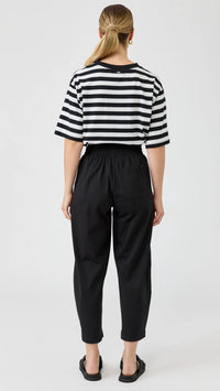 Studio Traveller Pant Black