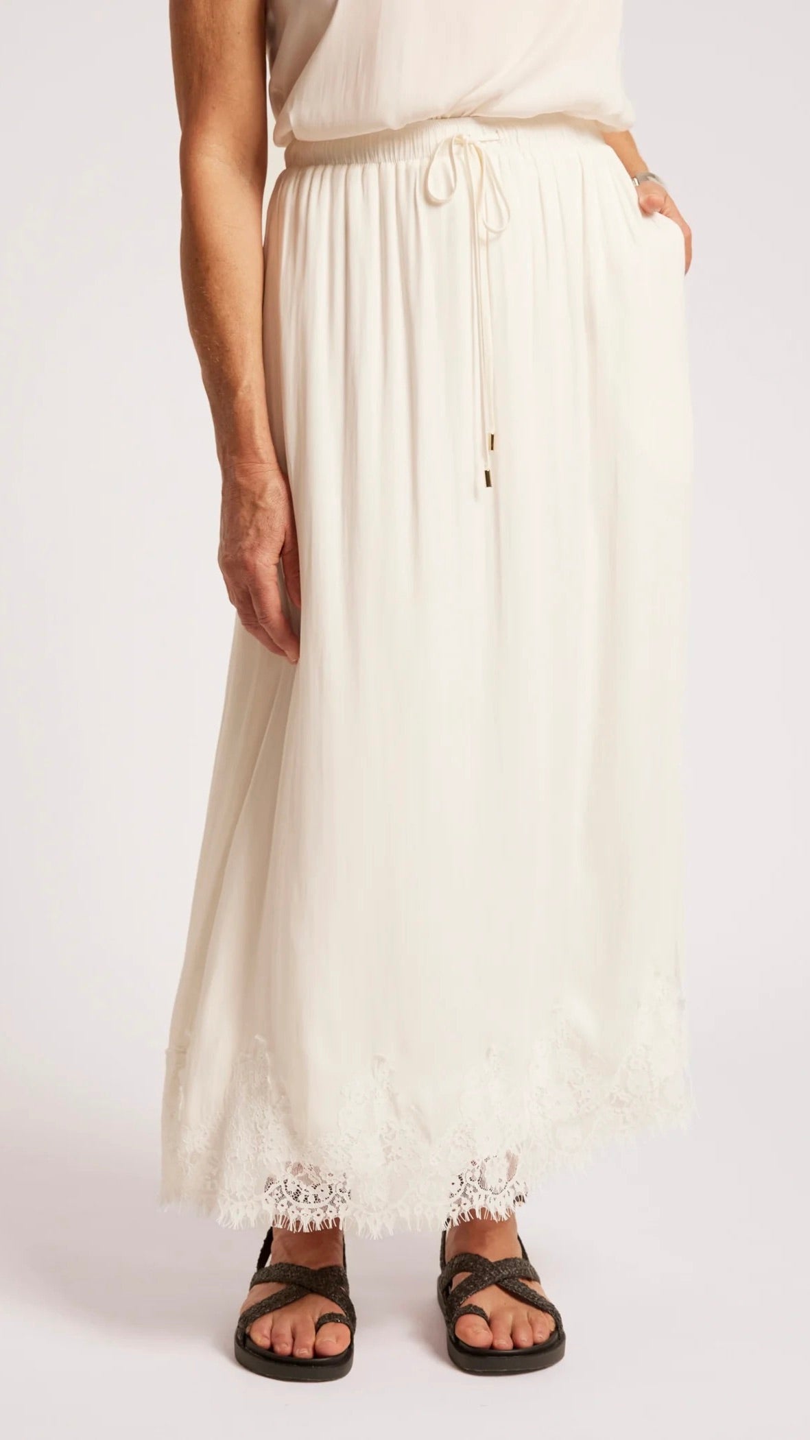 Drift Lace Skirt White