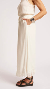Drift Lace Skirt White