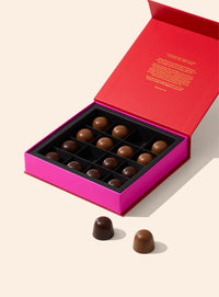 Bennetts Christmas 16 Whole Roasted Hazelnut & Crispy Praline