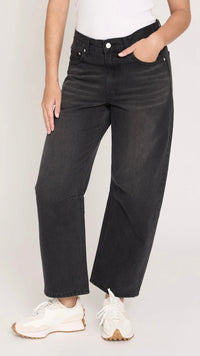 Carson Barrel Jean Washed Black