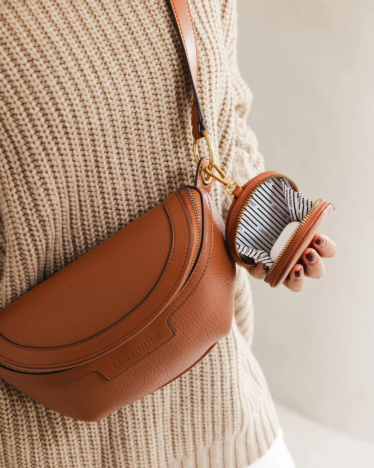 Joey Sling Bag Tan