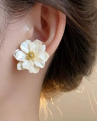 FME361 Daisy White