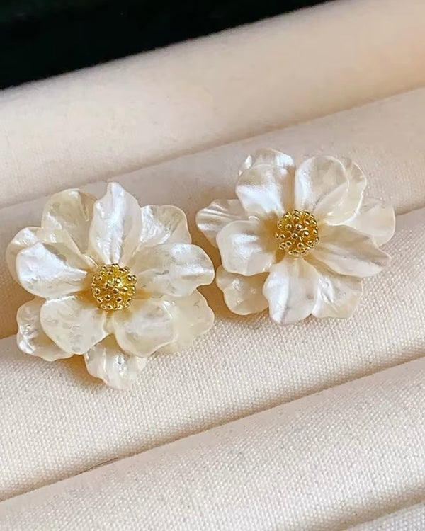 FME361 Daisy White