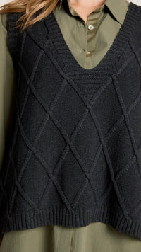 Liora Knit Vest Char