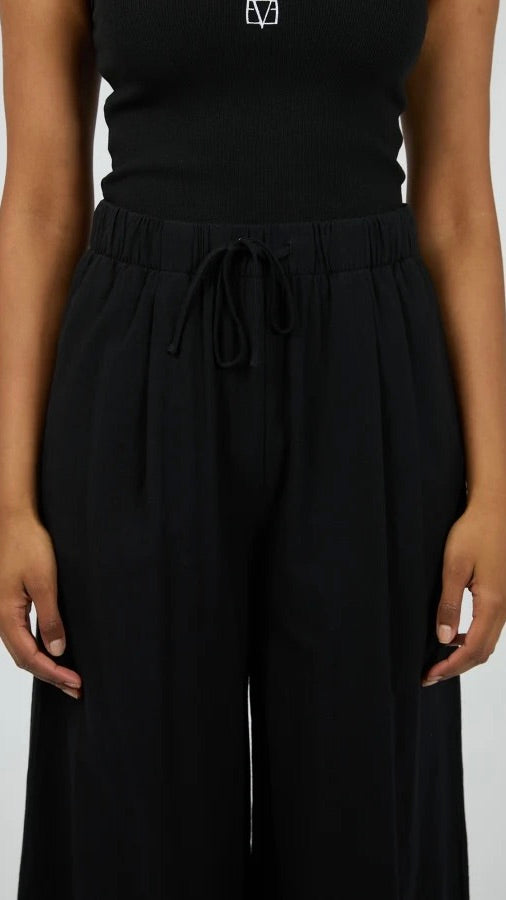 Essential Pant Black