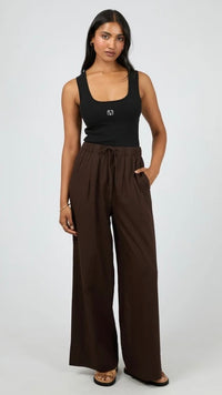 Essential Pant Brown
