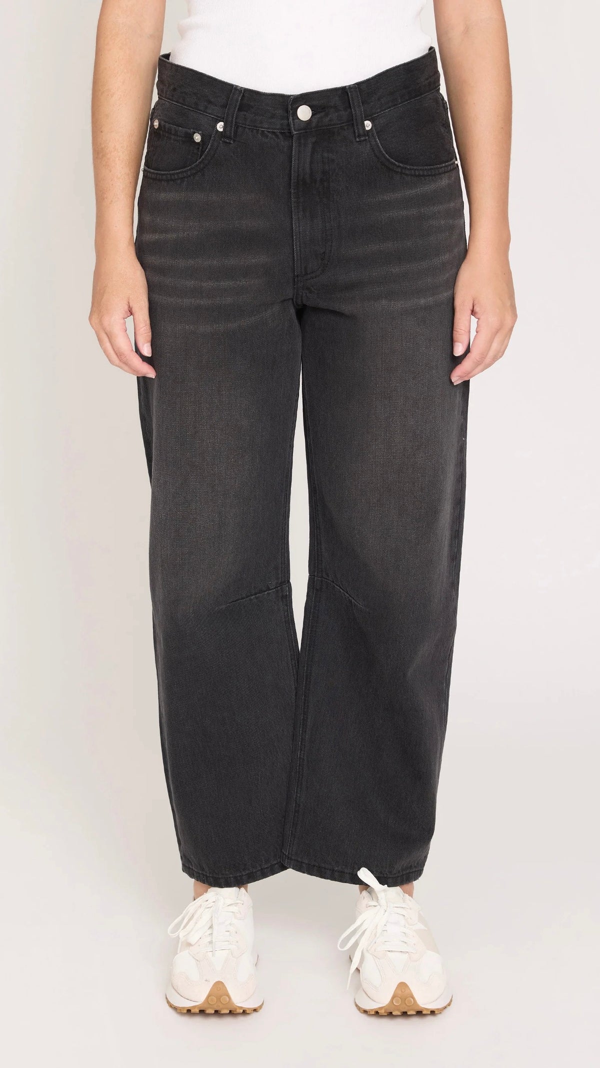 Carson Barrel Jean Washed Black
