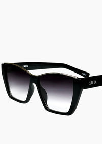 Otra Belle Black Smoke Fade