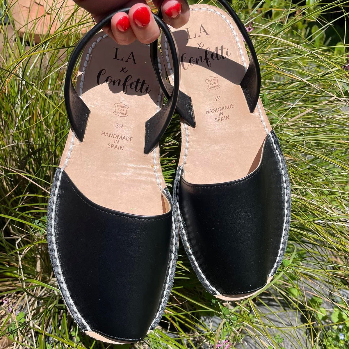 LA x Confetti Classic Avarcas Black Leather