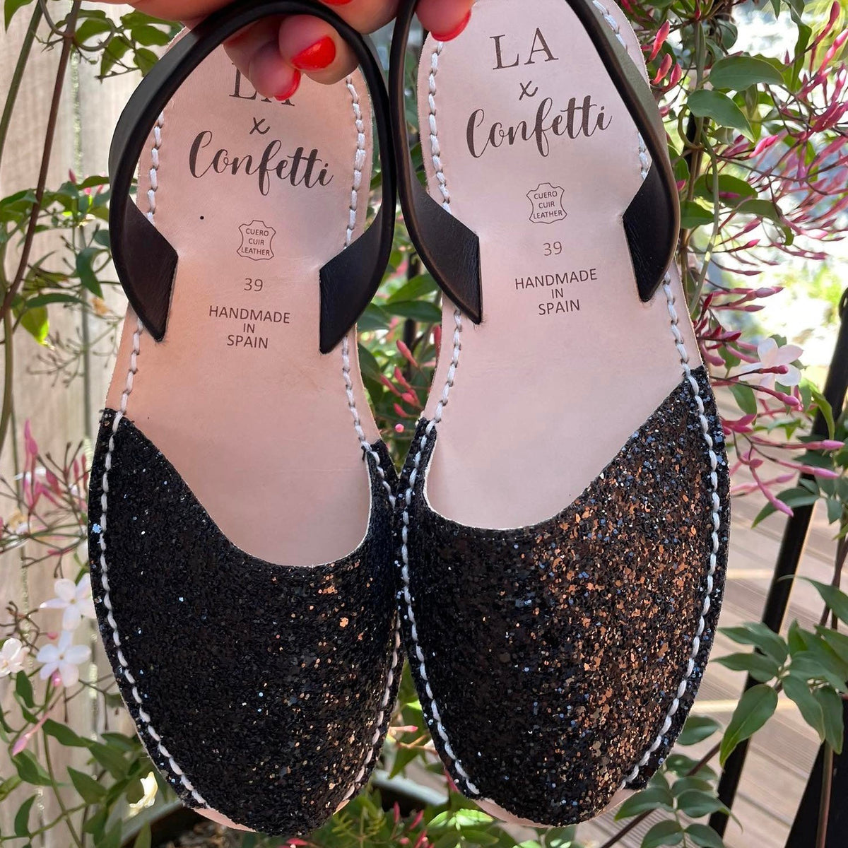 LA x Confetti Classic Avarcas Black Glitter