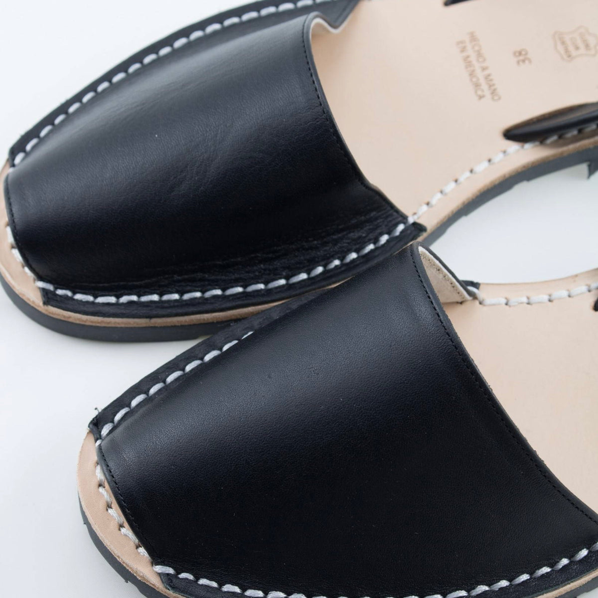 LA x Confetti Classic Avarcas Black Leather